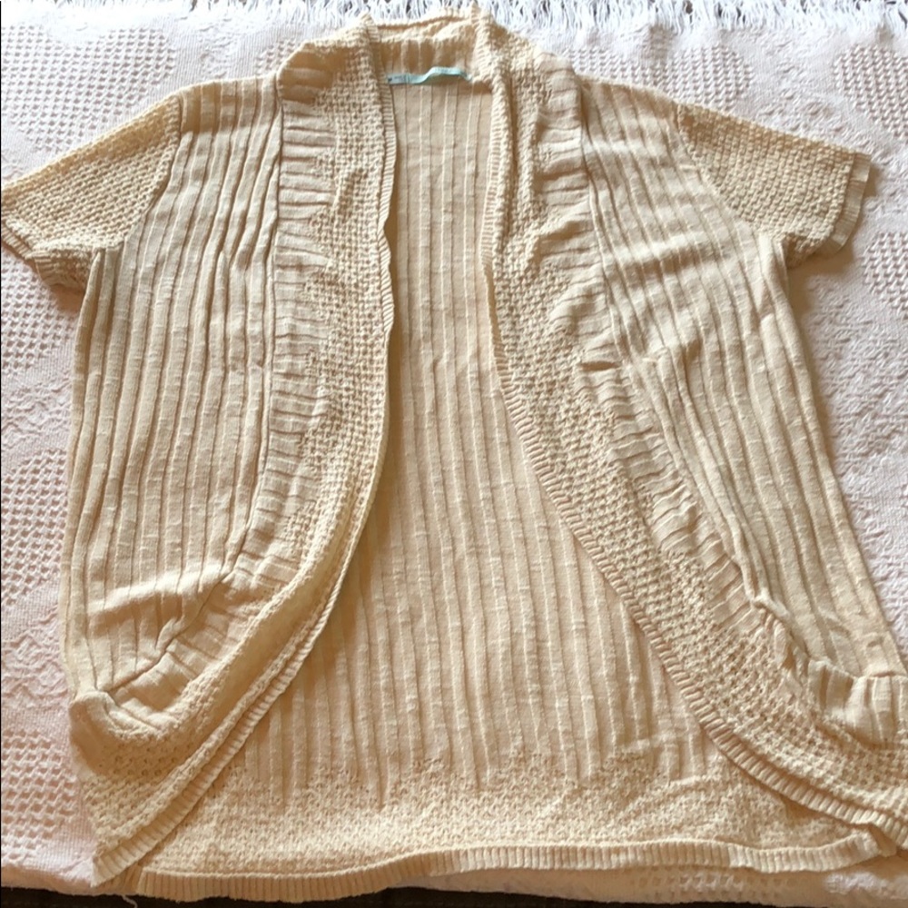 Maurice’s Cardigan beige short sleeve